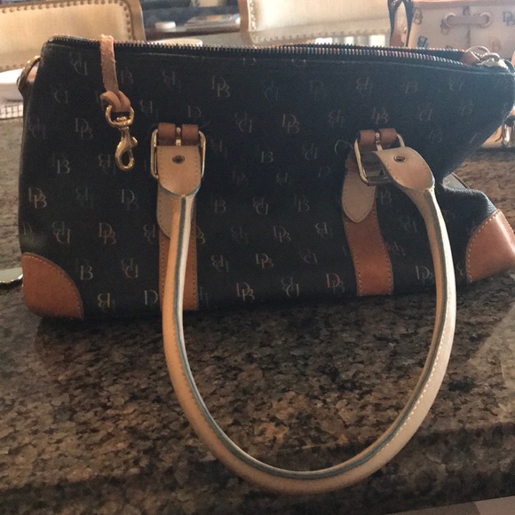 Dooney and Bourke leather handbag - Picture 4 of 5